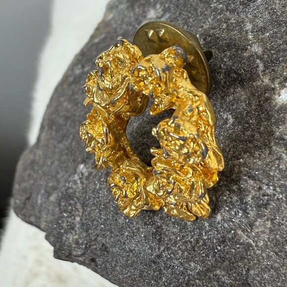 Vintage Gold Tone Flower Rose Wreath Brooch 1" X 1" - Picture 3 of 5